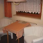 Altes Schulhaus Appartement *